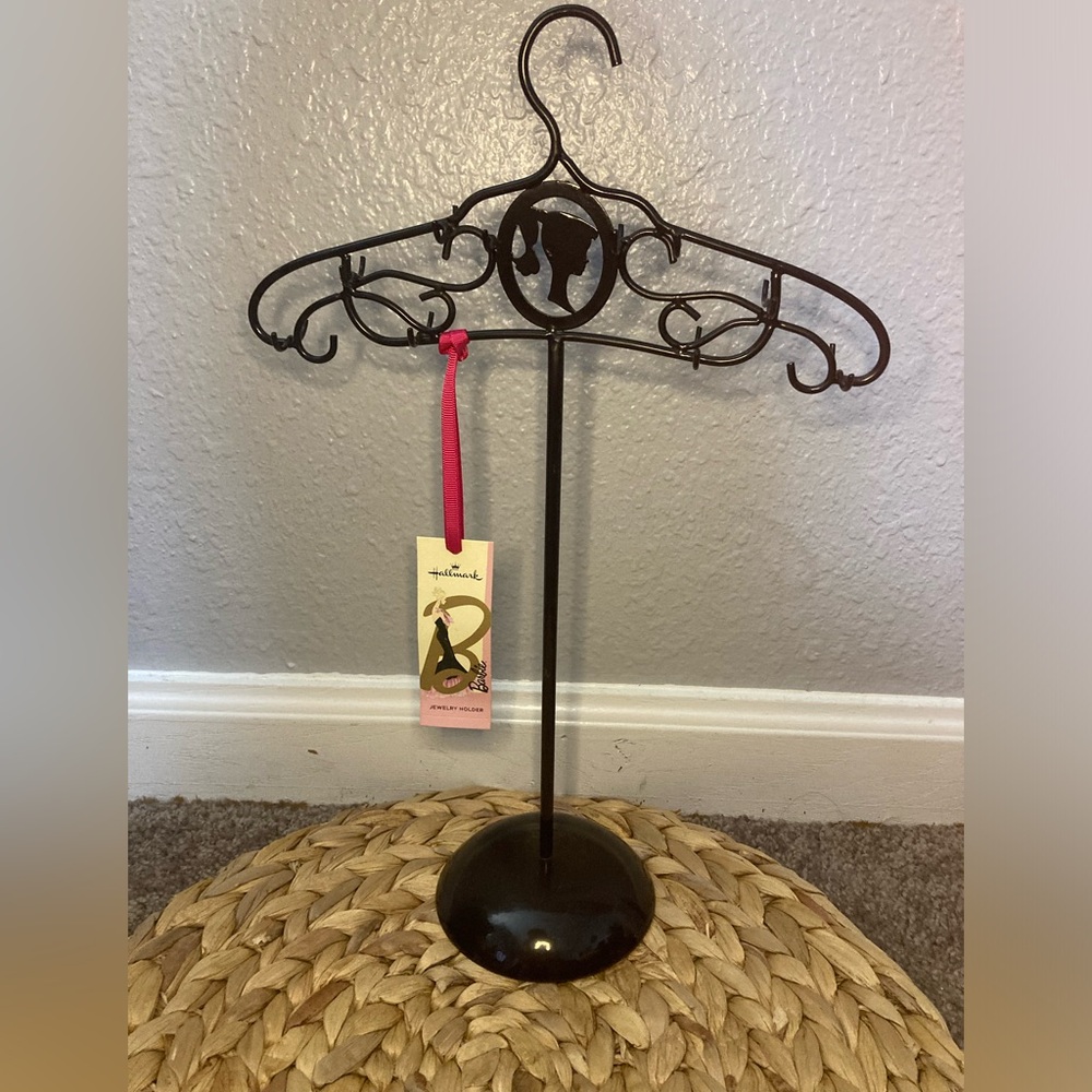 NWT Hallmark Barbie necklace holder/stand 2016